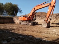    Hitachi ZX 330